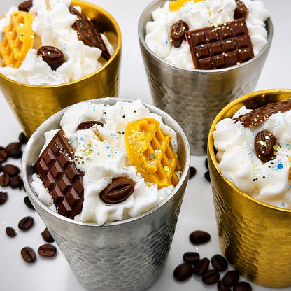 Limited Edition. Cozy Caramel Latte Sojawas geurkaars - Modus Candles & More