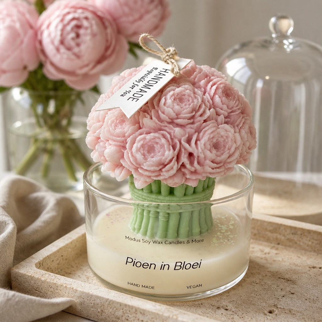Pioen in bloei sojawas geurkaars - Modus Candles & More