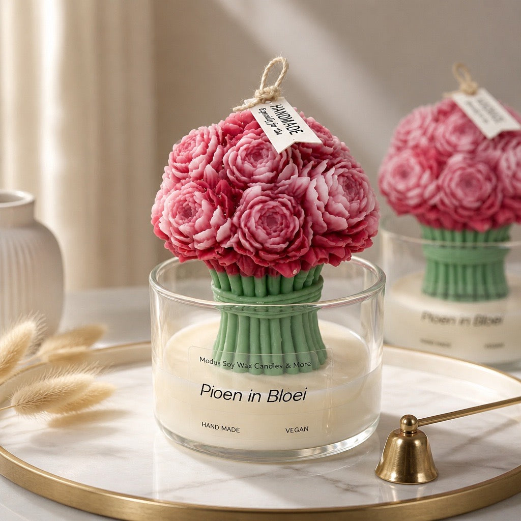 Pioen in bloei sojawas geurkaars - Modus Candles & More